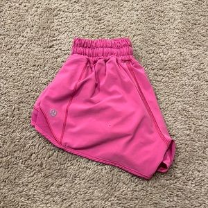 Lululemon shorts sonic, pink low rise 2.5 size 2